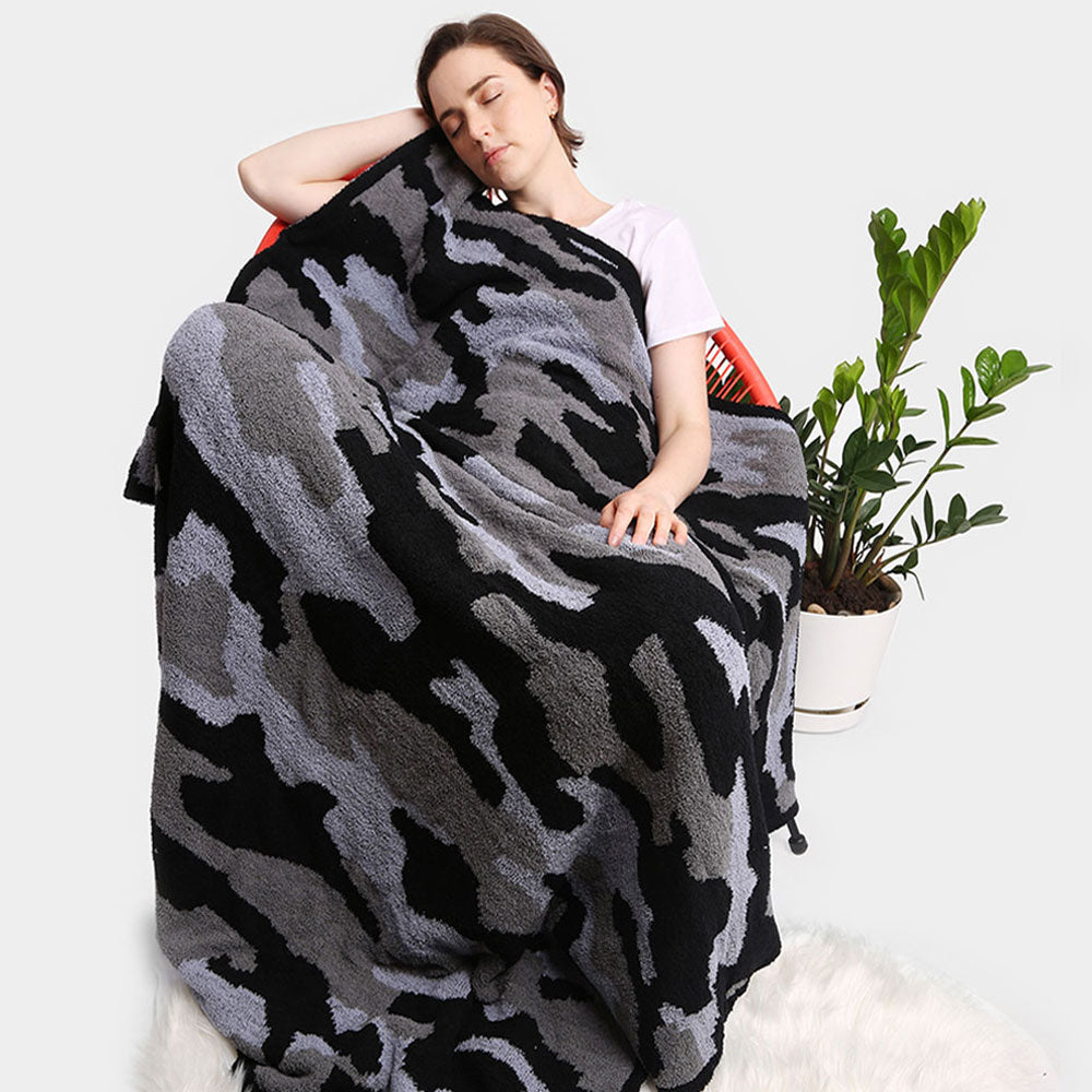 Camouflage Patterned Cozy Throw Blanket